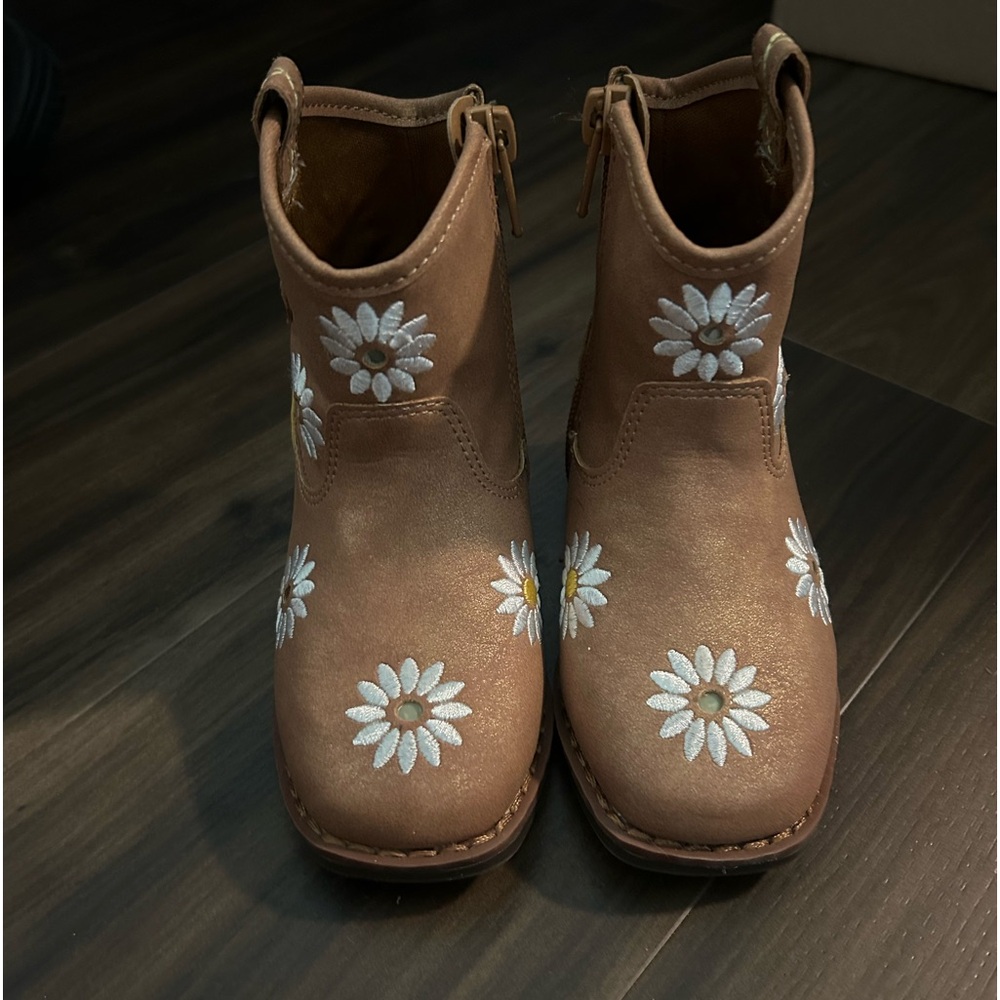 Light-Up Daisy Cowgirl Boots